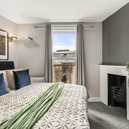 Modern Apartment In The Heart Of Bath Exterior photo